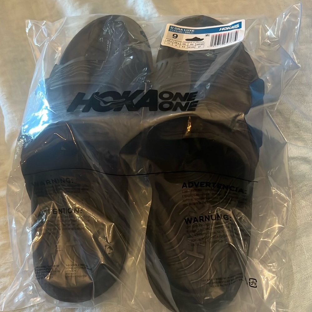 New Hoka recovery sandels
